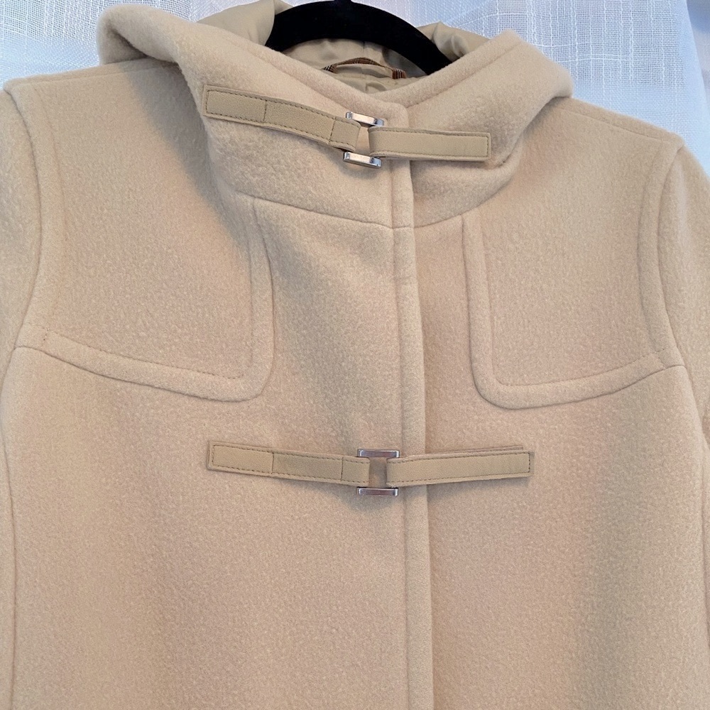 Elegant Cream Women's Coat - Picture 2 of 8